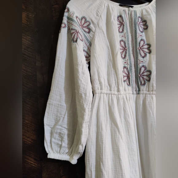 Women's Dress - Picture 3 of 11